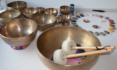 Marina Dost - Curandera, Schamanin, Heilerin - Klangmassage, Reiki-Behandlung und Ausbildung