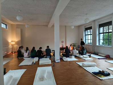 Impression von Lin Schulz Schamanische Energie-Arbeit, Kreismedizin und Yin Yoga